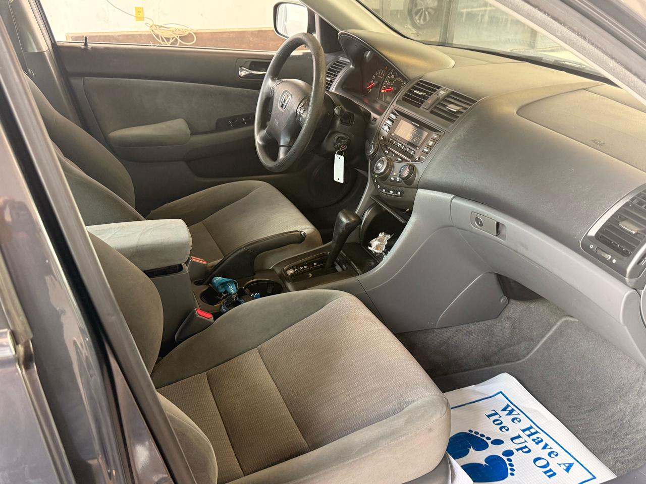 Honda Accord LX V-6 Sedan AT 2004