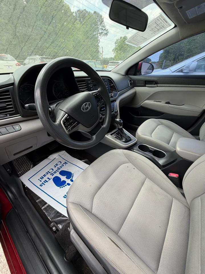 Hyundai Elantra SE 6AT 2018