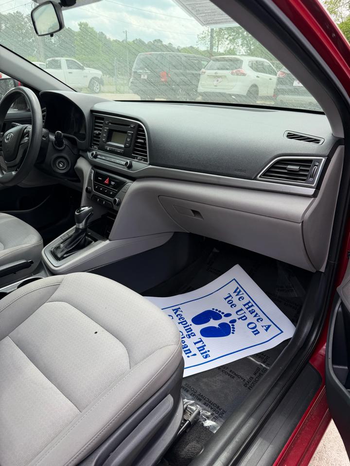 Hyundai Elantra SE 6AT 2018
