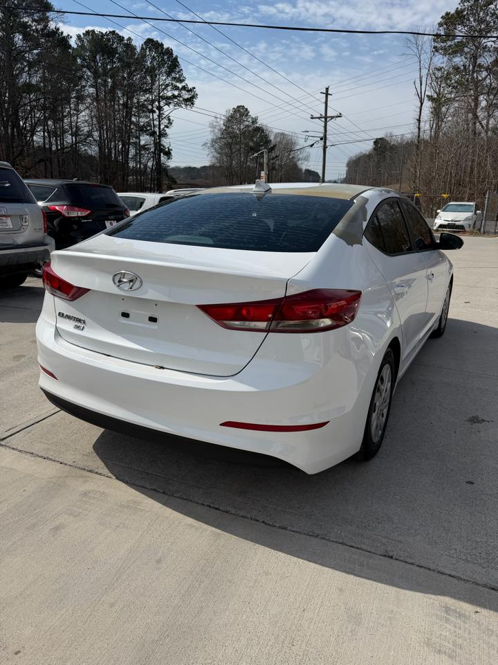 Hyundai Elantra SE 6AT 2017