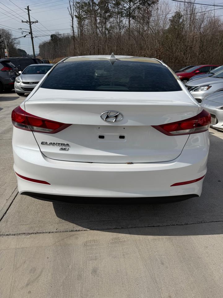 Hyundai Elantra SE 6AT 2017