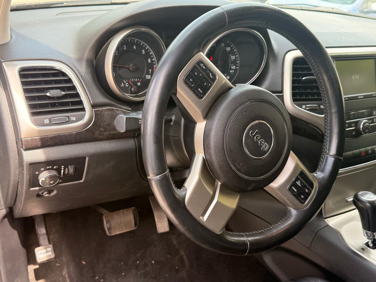 Jeep Grand Cherokee Laredo 4WD 2011