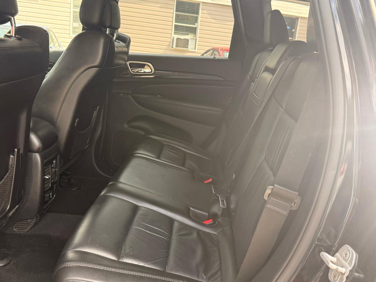 Jeep Grand Cherokee Laredo 4WD 2011