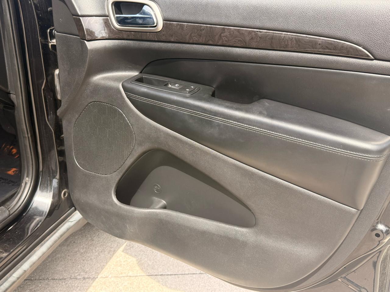 Jeep Grand Cherokee Laredo 4WD 2011