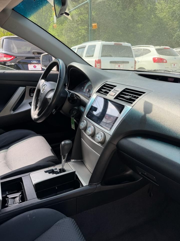 Toyota Camry Base 6-Spd AT 2011