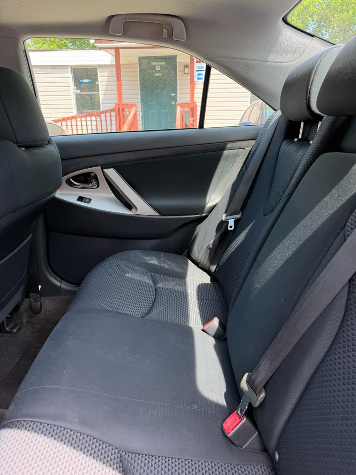 Toyota Camry Base 6-Spd AT 2011