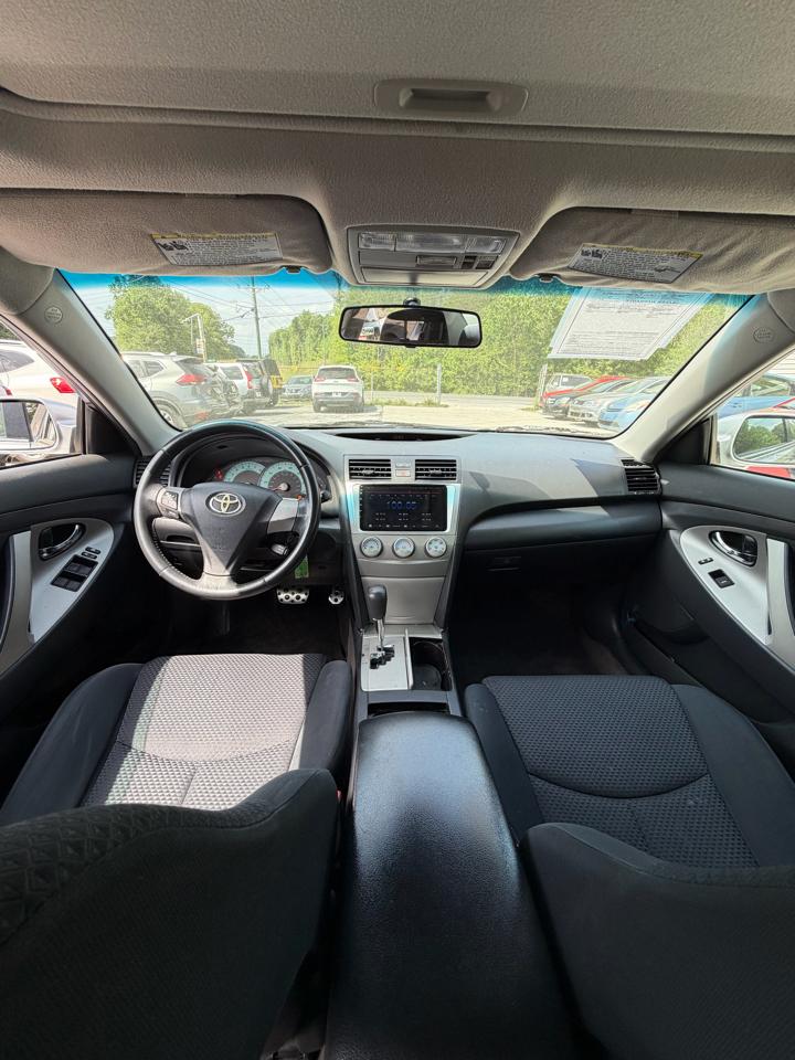 Toyota Camry Base 6-Spd AT 2011