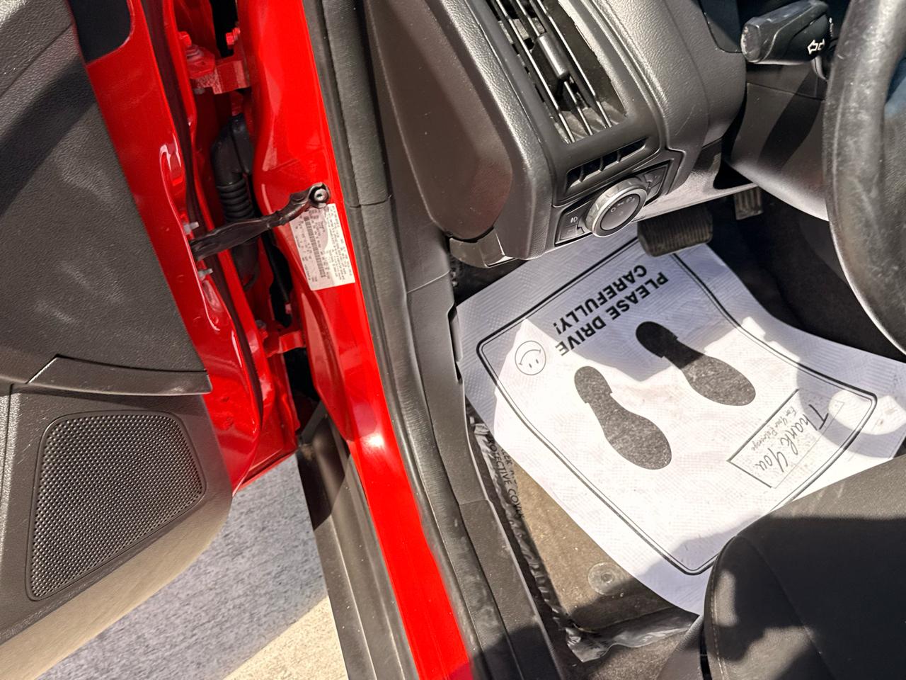 Ford Focus SE Sedan 2017