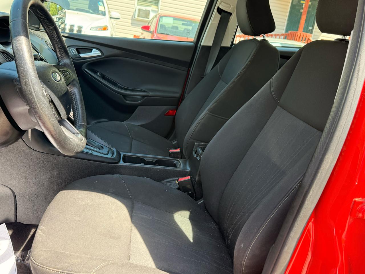 Ford Focus SE Sedan 2017