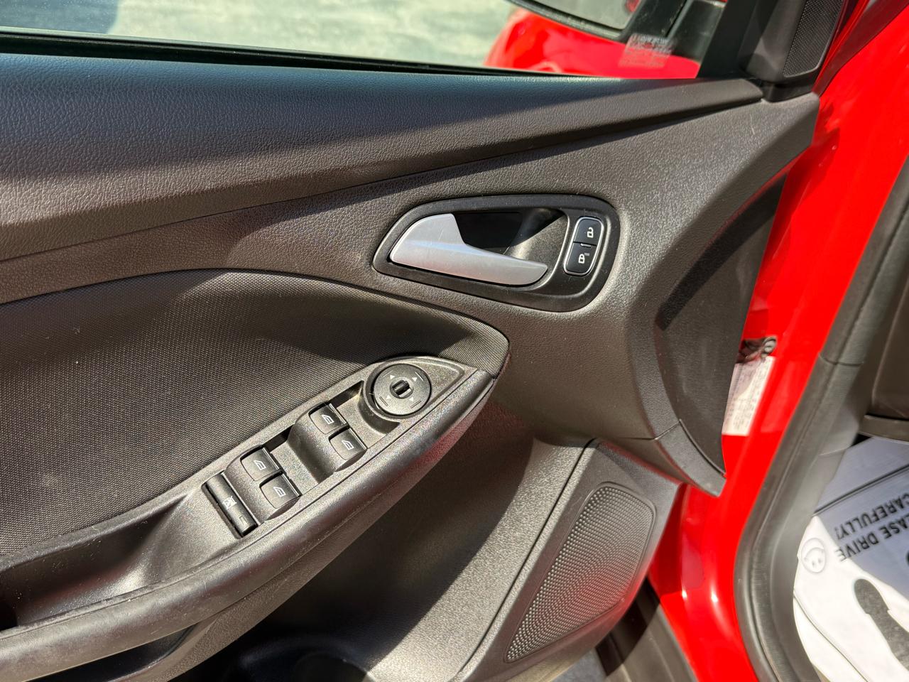 Ford Focus SE Sedan 2017