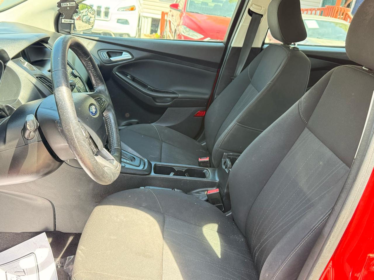 Ford Focus SE Sedan 2017