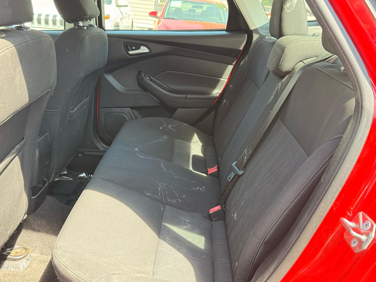 Ford Focus SE Sedan 2017