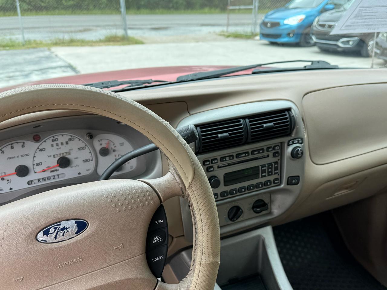 Ford Explorer Sport Trac 2WD 2001