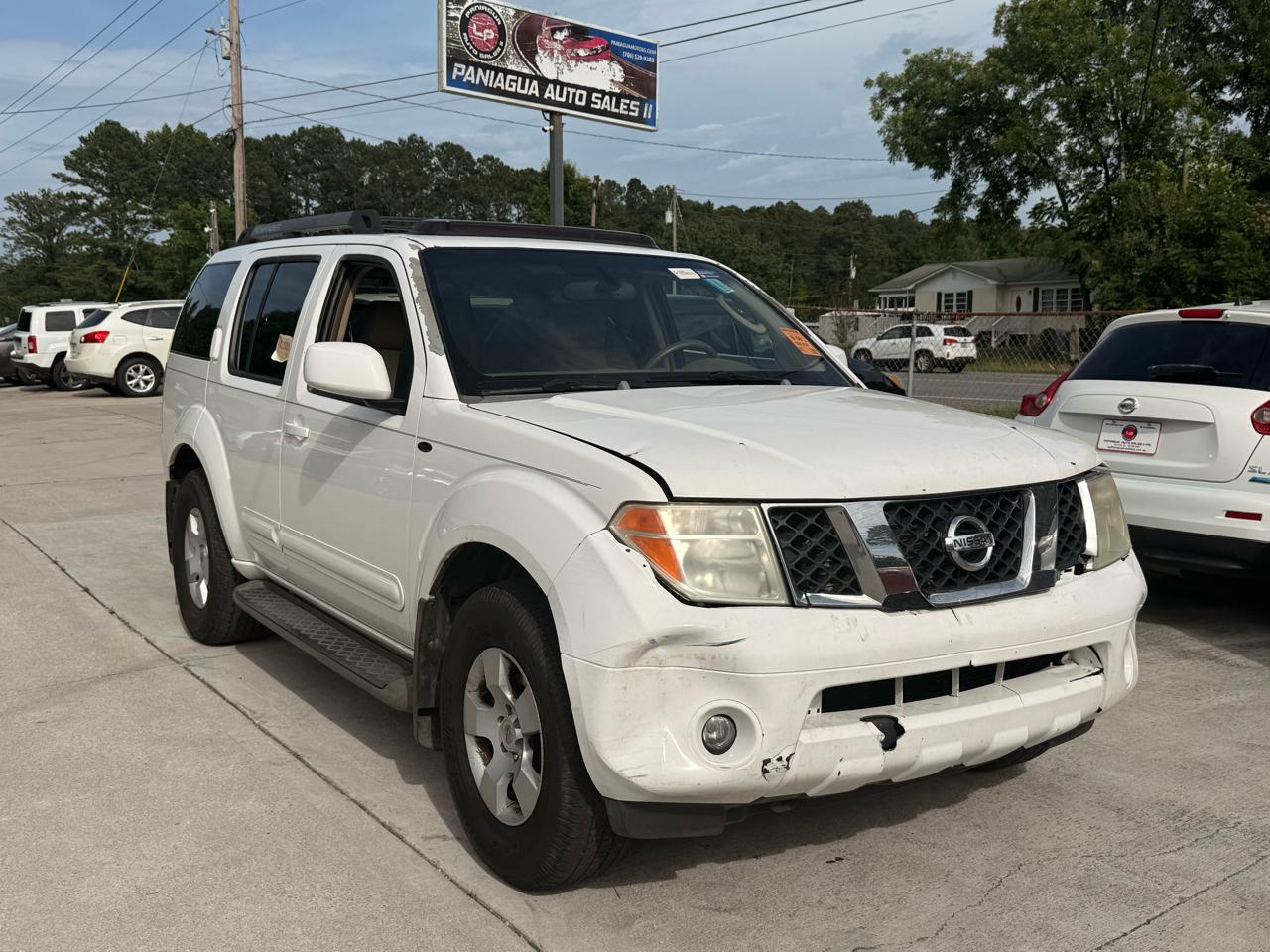 Nissan Pathfinder XE 2WD 2005