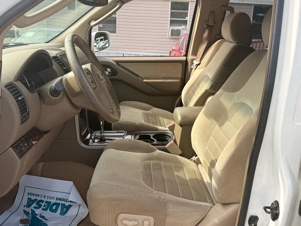 Nissan Pathfinder XE 2WD 2005