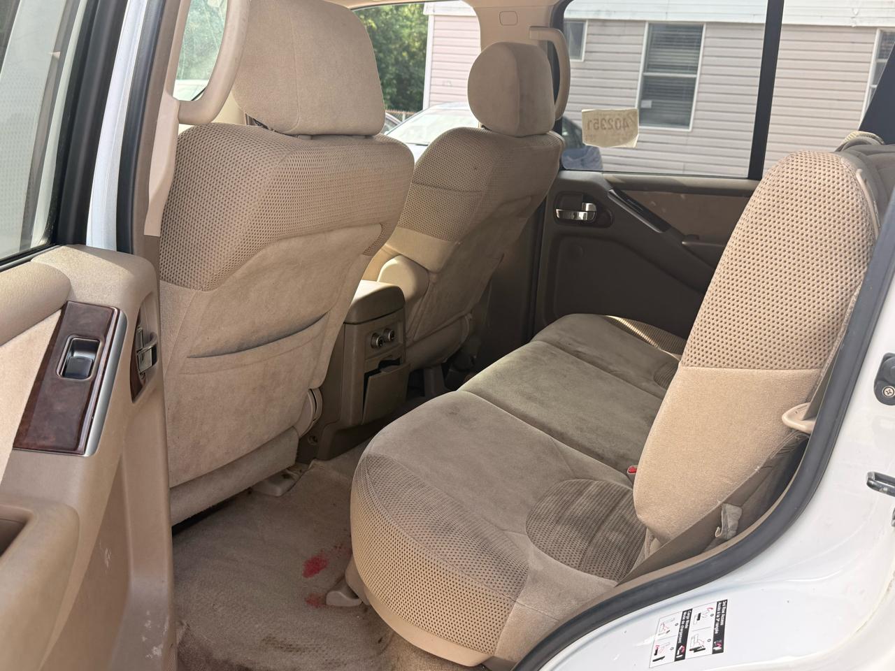 Nissan Pathfinder XE 2WD 2005