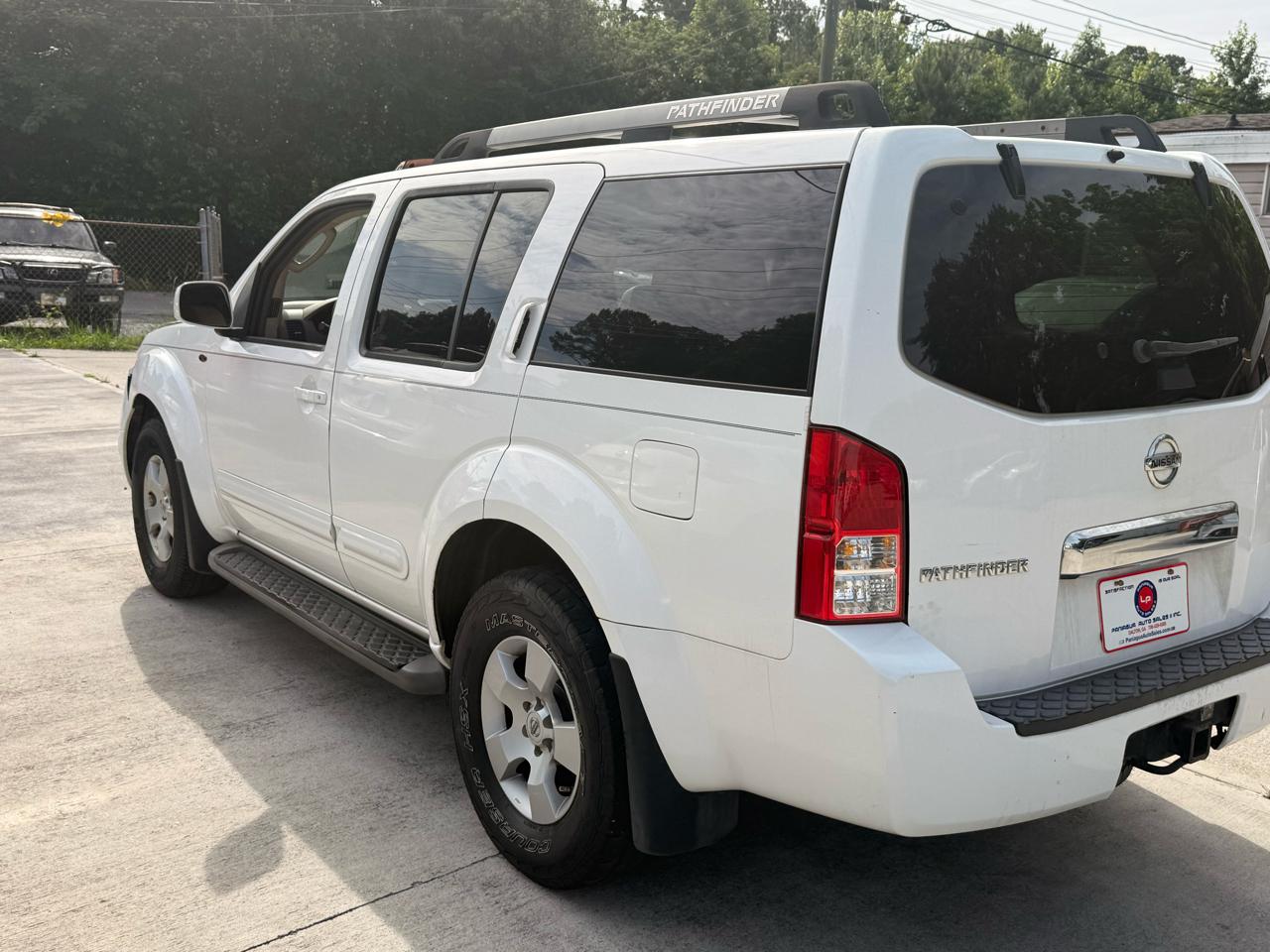 Nissan Pathfinder XE 2WD 2005