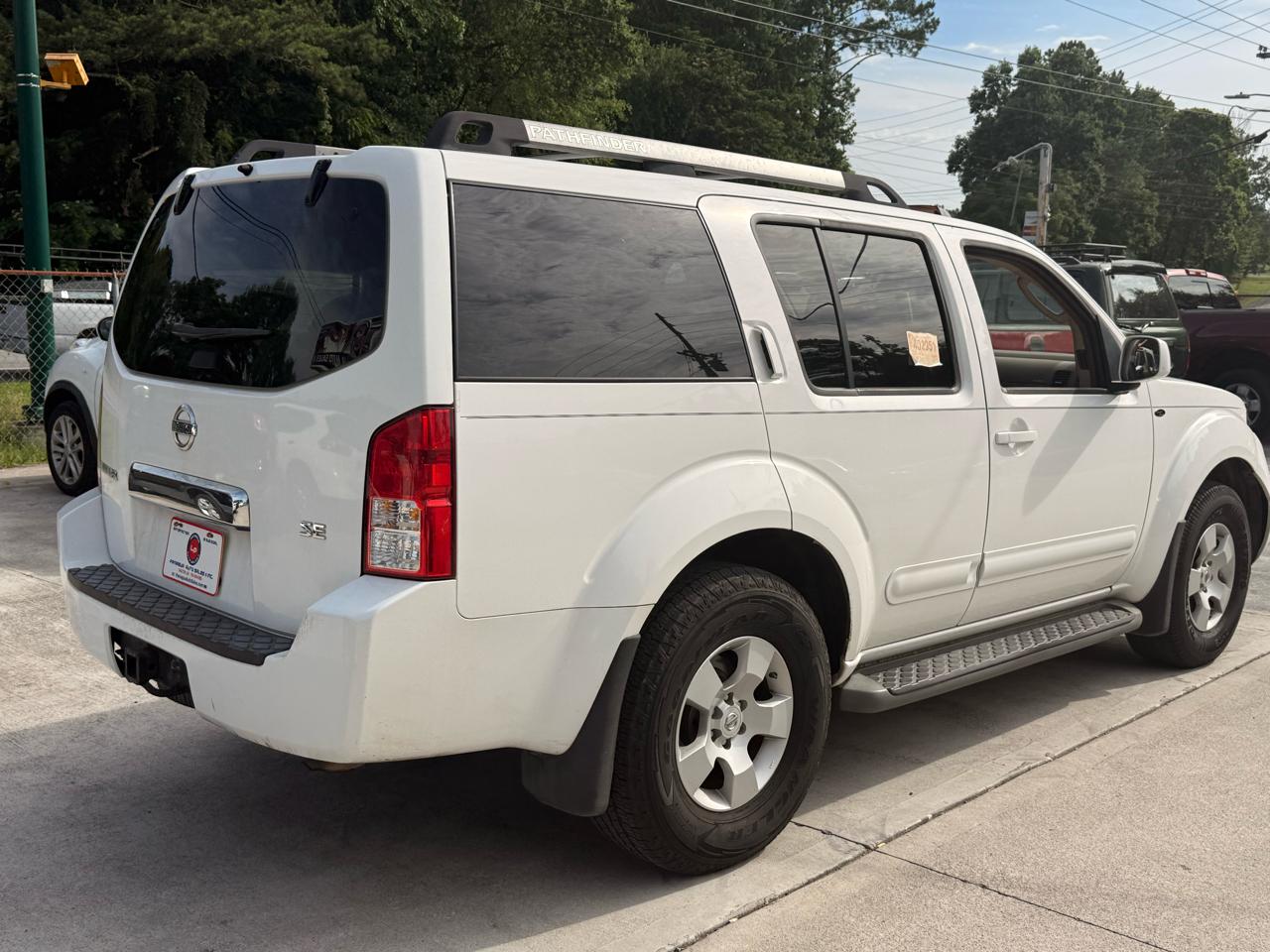 Nissan Pathfinder XE 2WD 2005