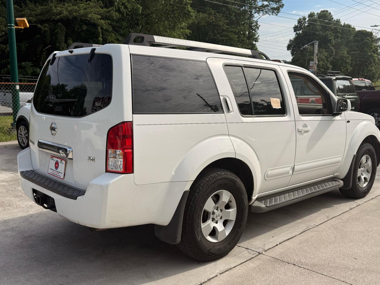 Nissan Pathfinder XE 2WD 2005