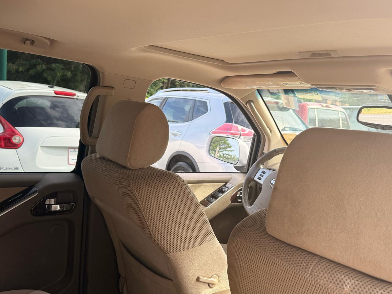 Nissan Pathfinder XE 2WD 2005