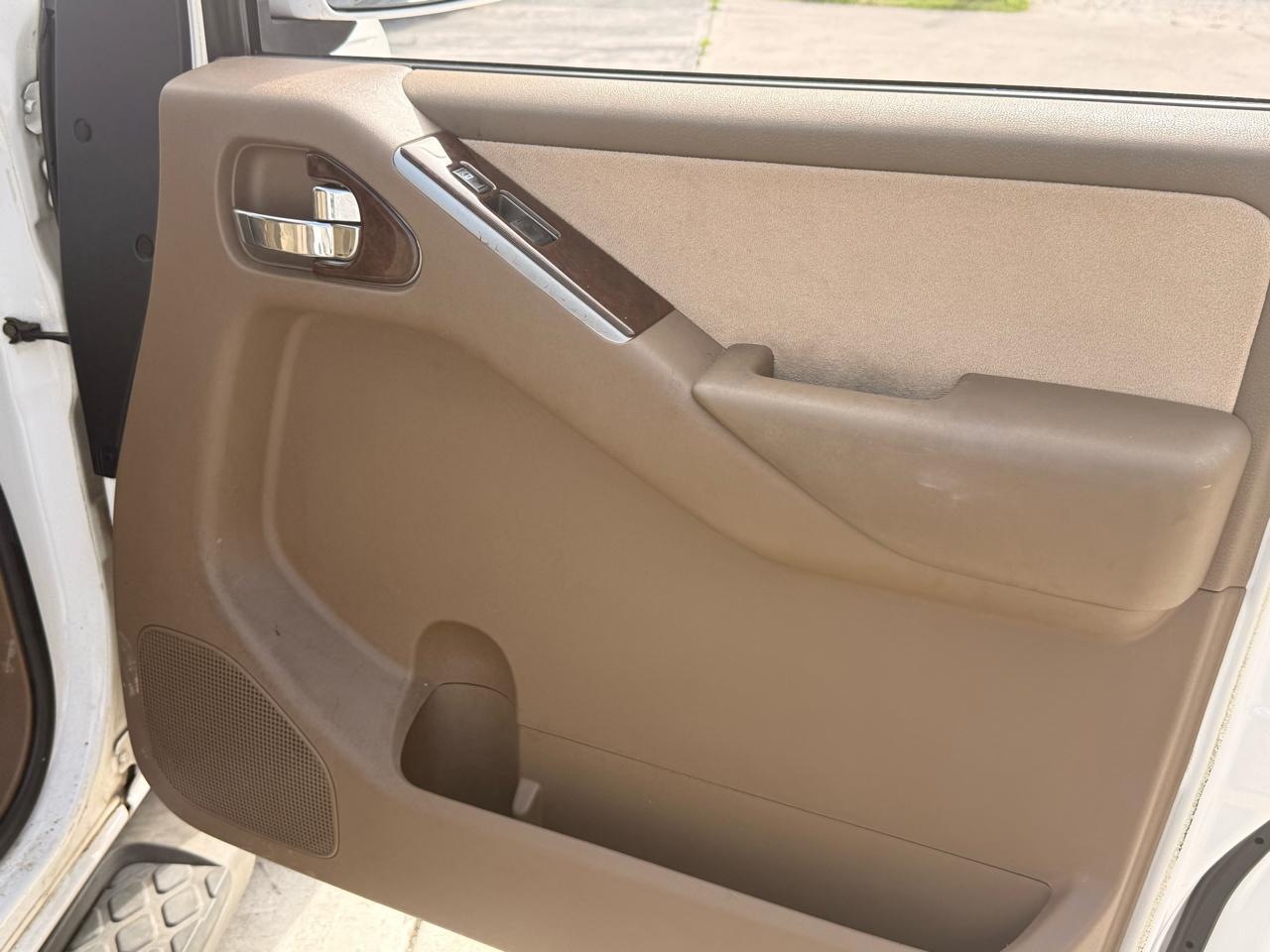 Nissan Pathfinder XE 2WD 2005