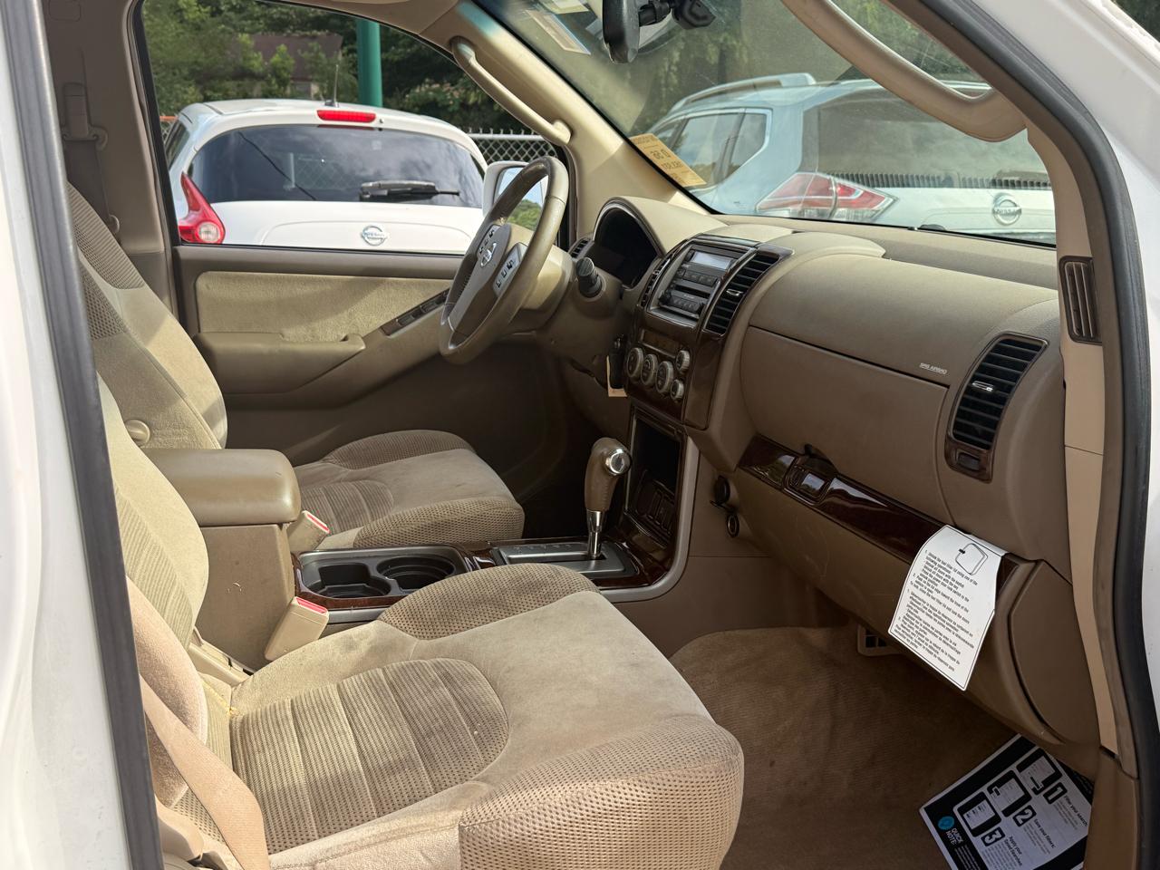 Nissan Pathfinder XE 2WD 2005
