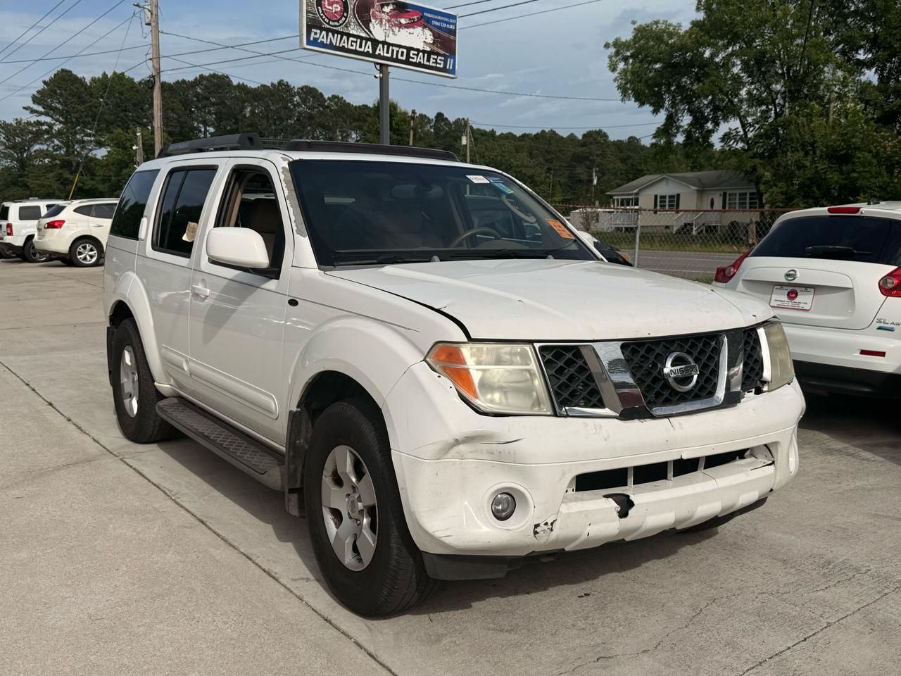 Nissan Pathfinder XE 2WD 2005
