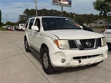 2005 Nissan Pathfinder XE 2WD