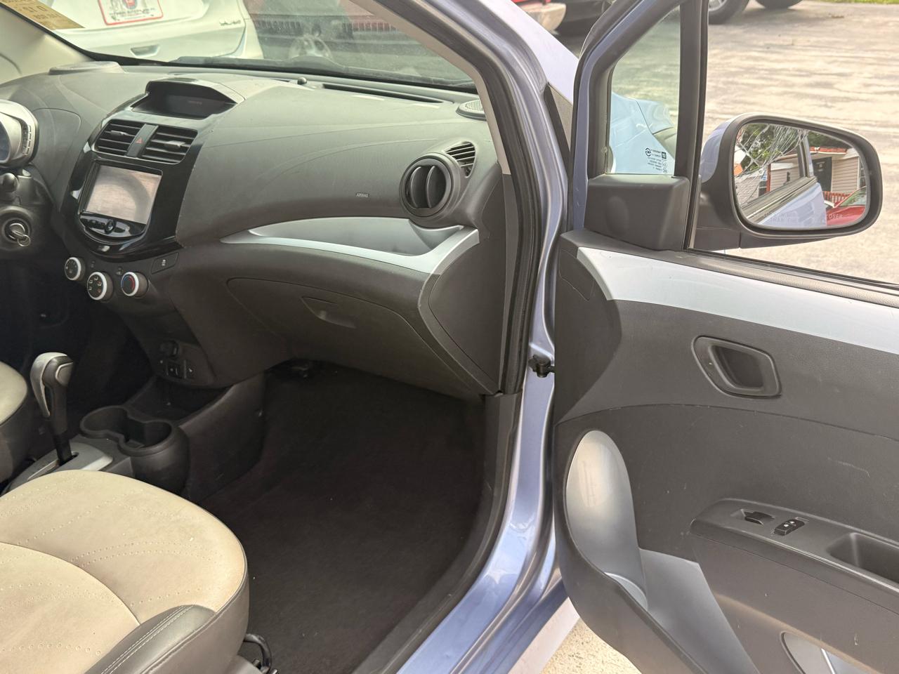 Chevrolet Spark 2LT CVT 2015