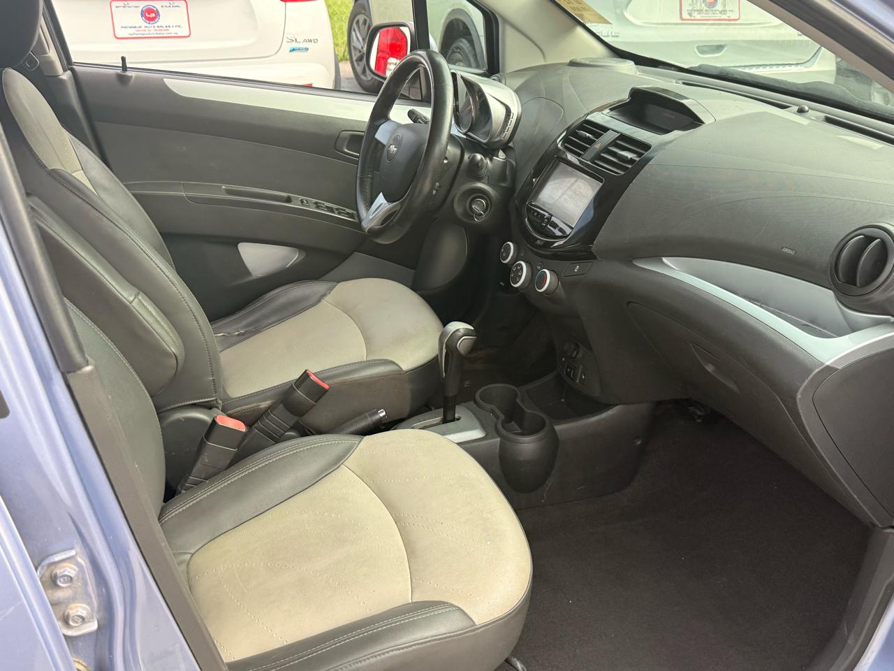 Chevrolet Spark 2LT CVT 2015