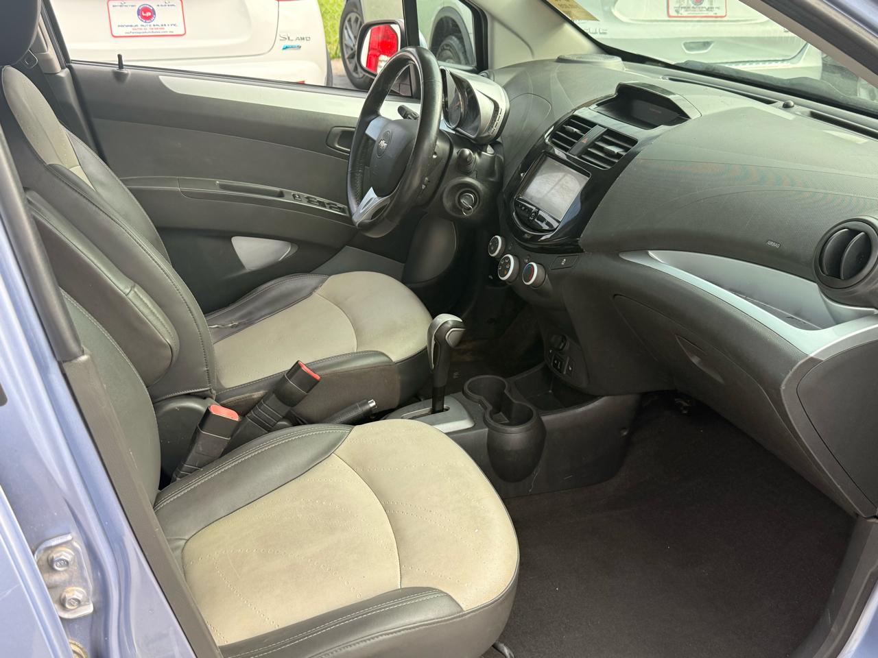 Chevrolet Spark 2LT CVT 2015