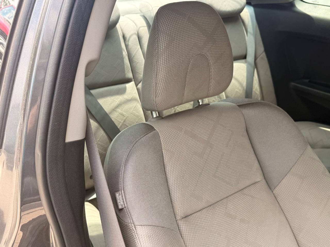 Honda Civic EX Coupe 5-Speed AT 2012
