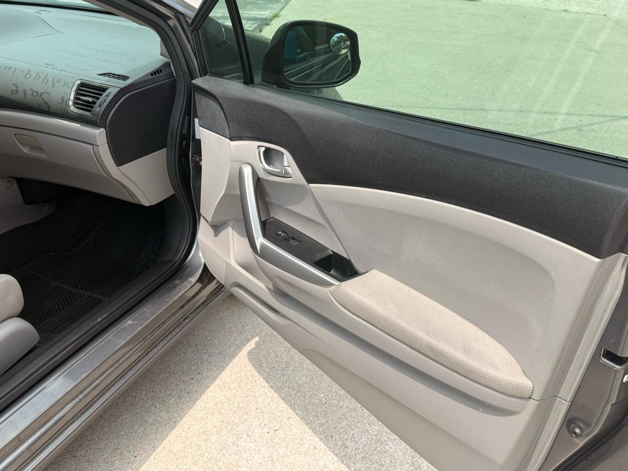 Honda Civic EX Coupe 5-Speed AT 2012