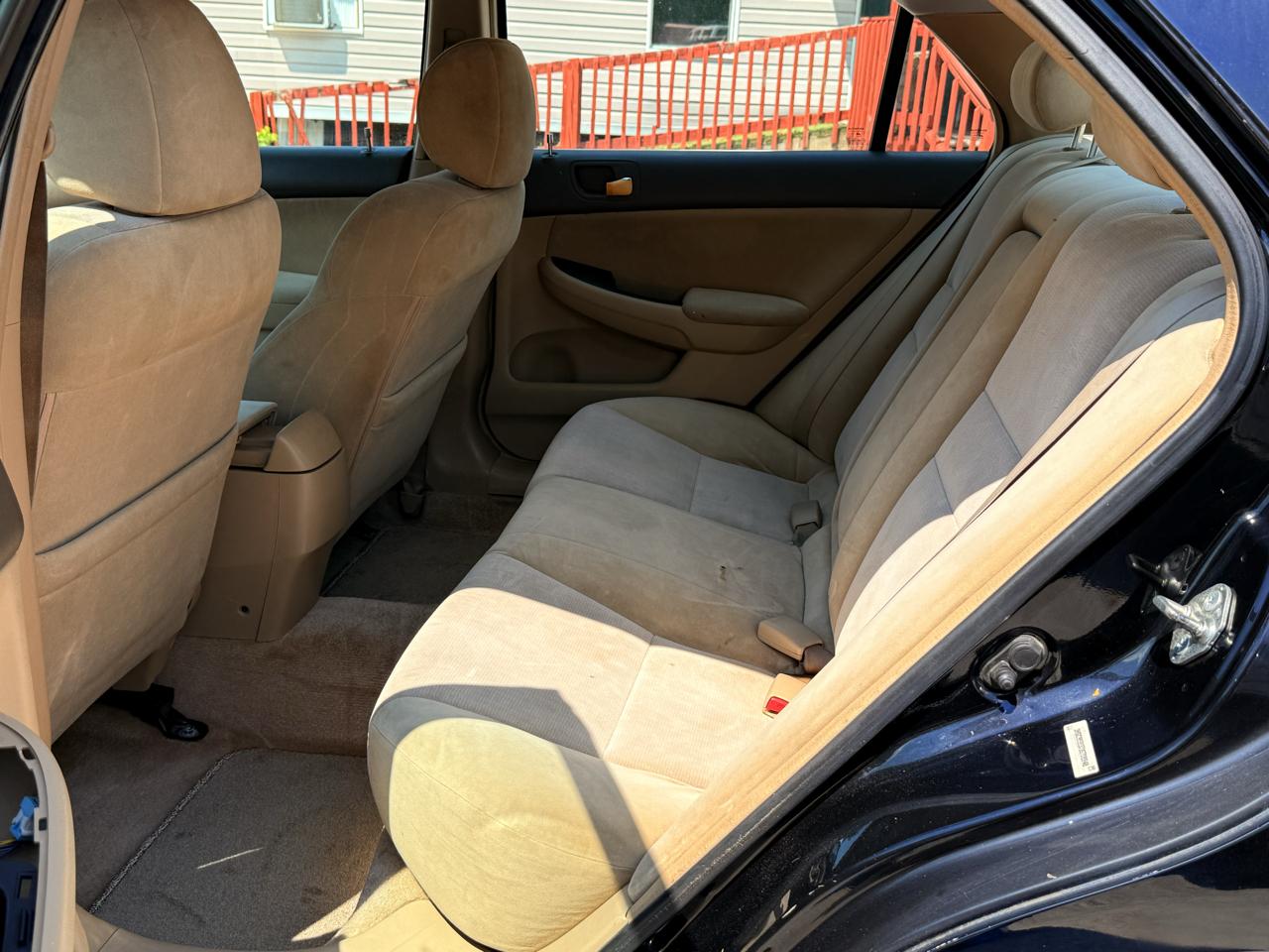 Honda Accord LX sedan AT 2003