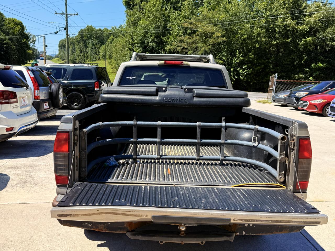 Nissan Frontier XE Crew Cab 2WD 2002