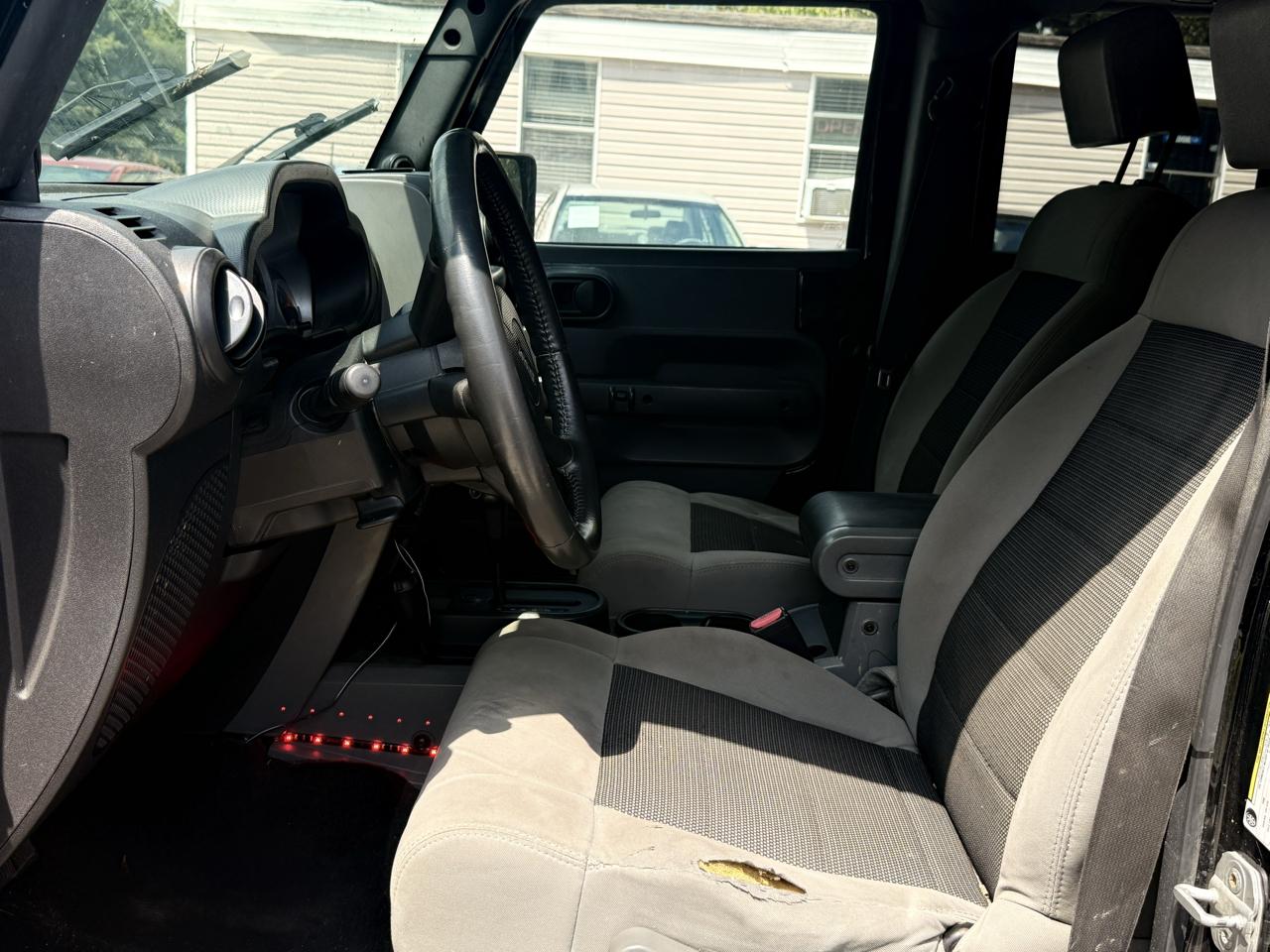 Jeep Wrangler Unlimited Sport 4WD 2010