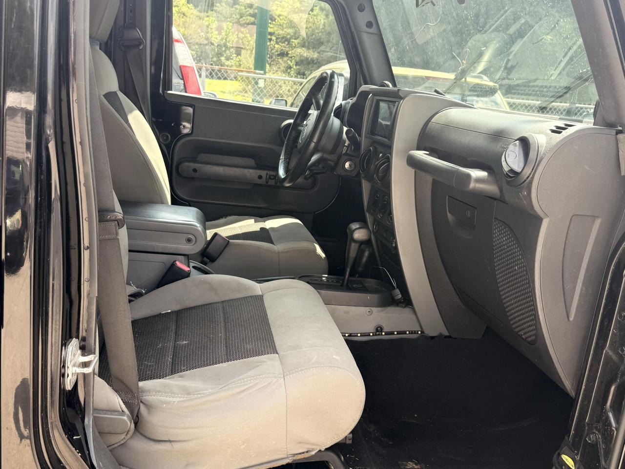 Jeep Wrangler Unlimited Sport 4WD 2010