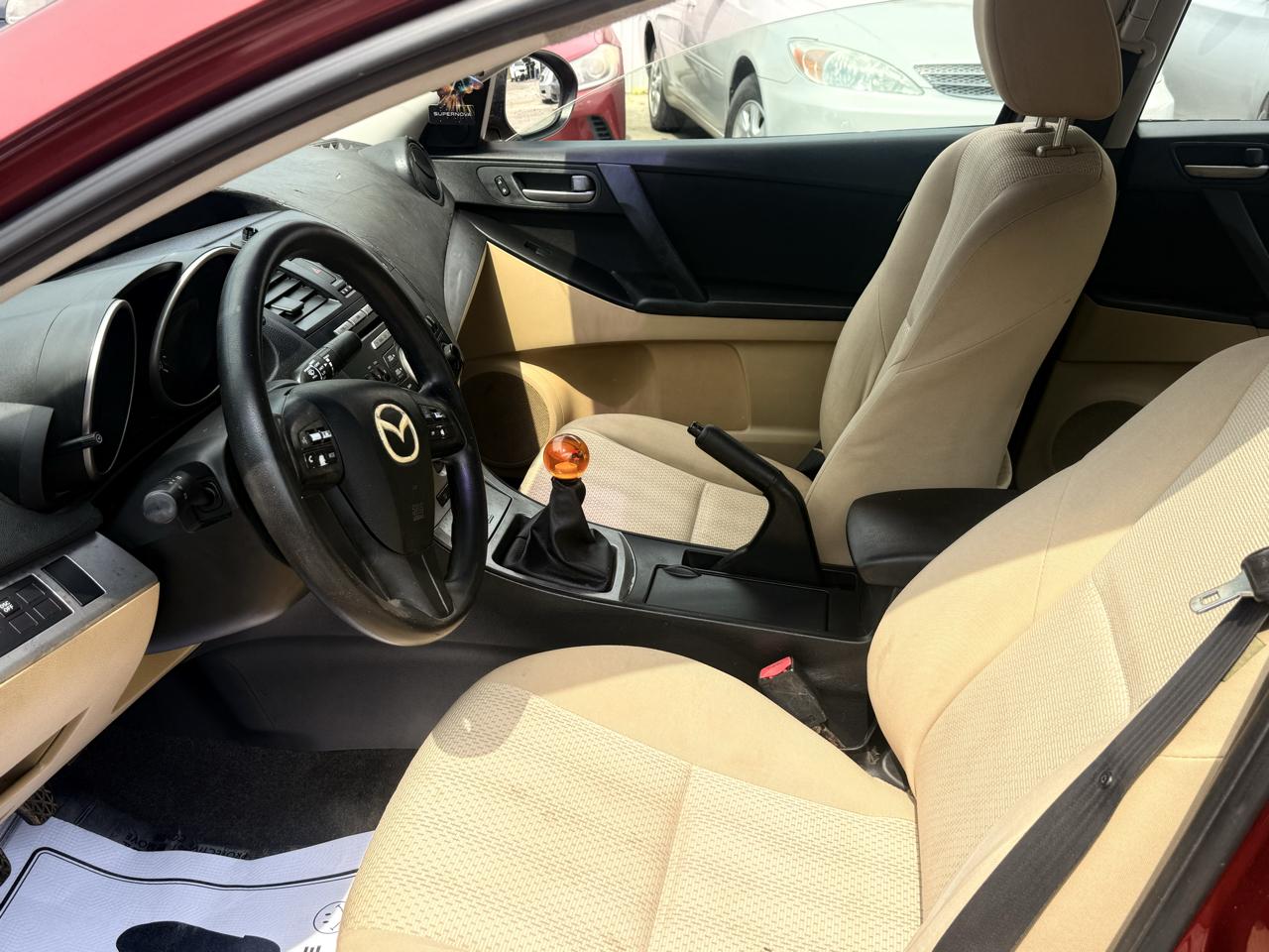 Mazda MAZDA3 i Touring 4-door 2010