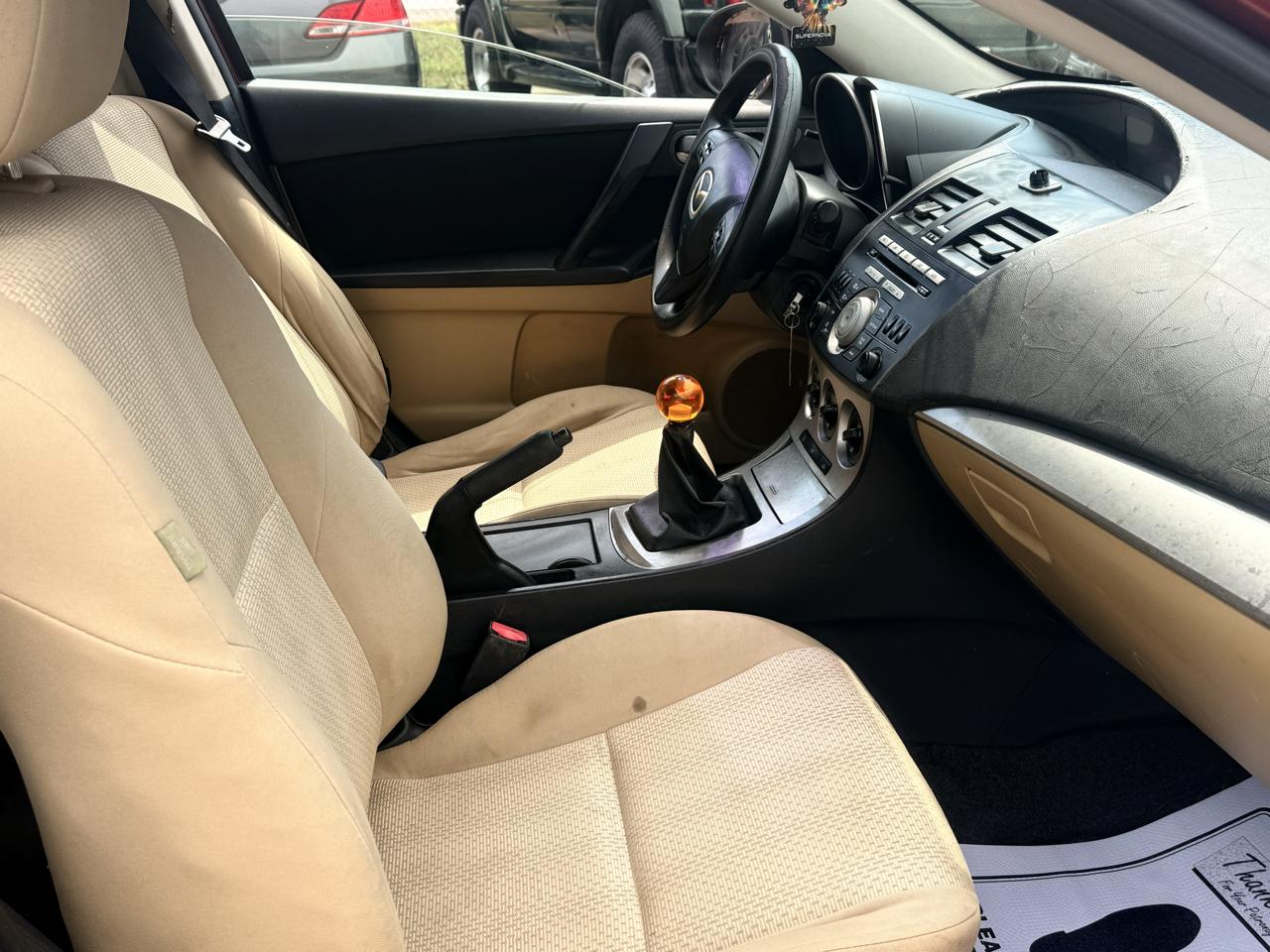 Mazda MAZDA3 i Touring 4-door 2010
