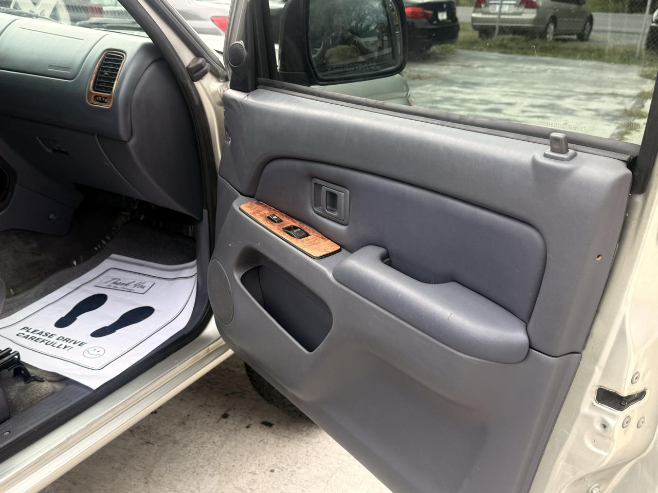Toyota 4Runner SR5 2WD 2000