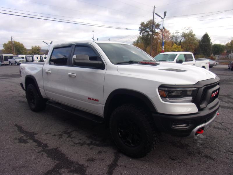 RAM 1500 Rebel 4x4 Crew Cab 5'7" Box 2019 RAM 1500 Rebel 4x4 Crew Cab 5'7" Box 2019