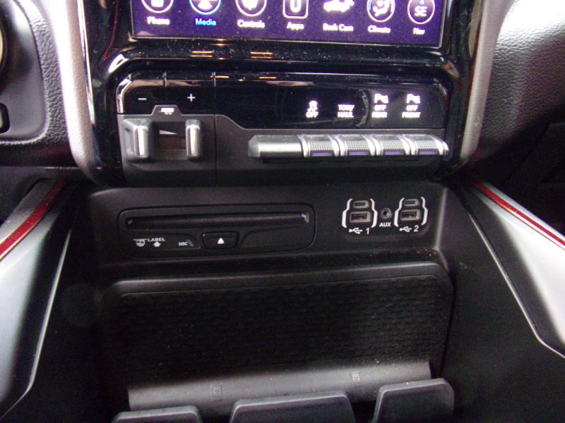 RAM 1500 Rebel 4x4 Crew Cab 5'7" Box 2019 RAM 1500 Rebel 4x4 Crew Cab 5'7" Box 2019