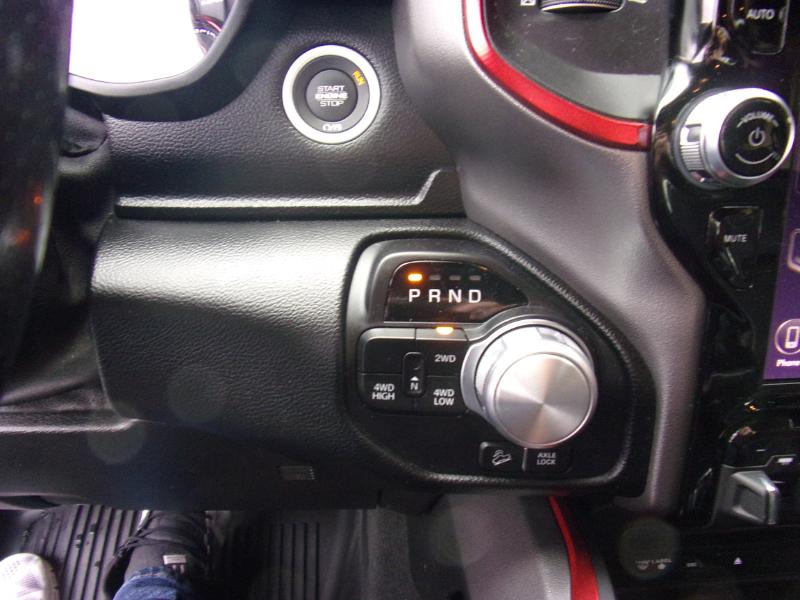 RAM 1500 Rebel 4x4 Crew Cab 5'7" Box 2019 RAM 1500 Rebel 4x4 Crew Cab 5'7" Box 2019