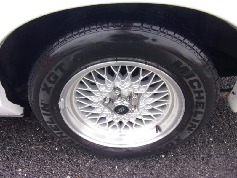 Ford Crown Victoria 4dr Sdn 1997