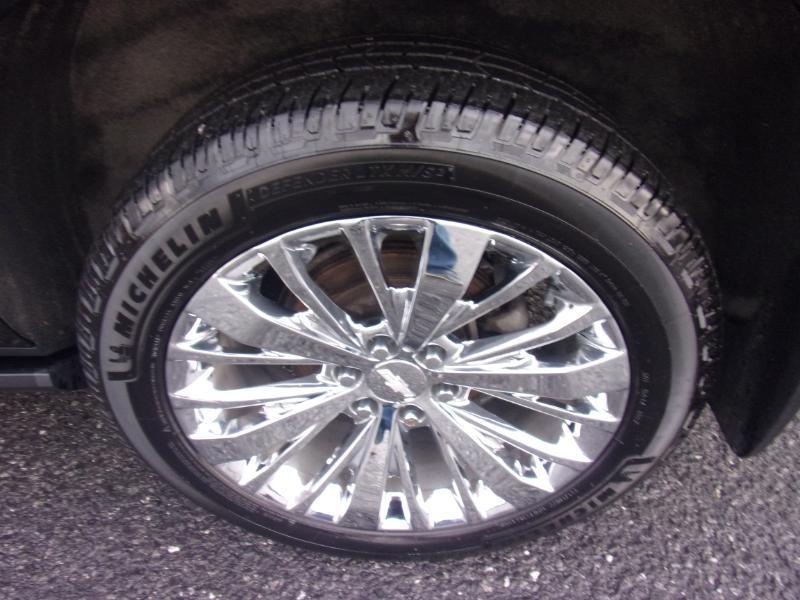 Chevrolet Suburban 4WD 4dr High Country 2021