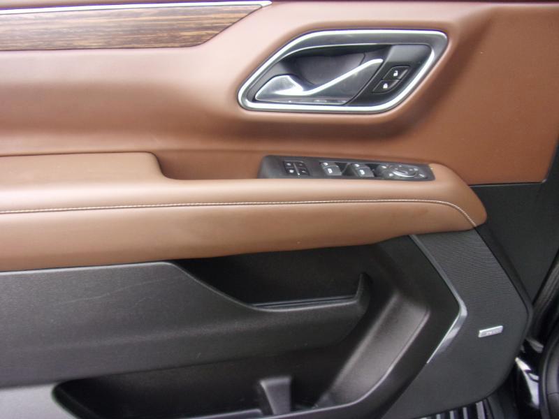 Chevrolet Suburban 4WD 4dr High Country 2021