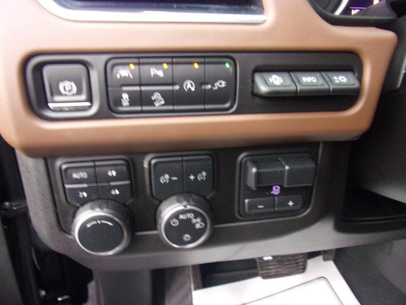 Chevrolet Suburban 4WD 4dr High Country 2021