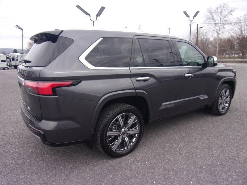 Toyota Sequoia Capstone 4WD (Natl) 2023