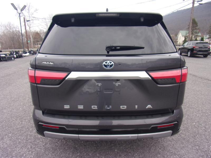 Toyota Sequoia Capstone 4WD (Natl) 2023