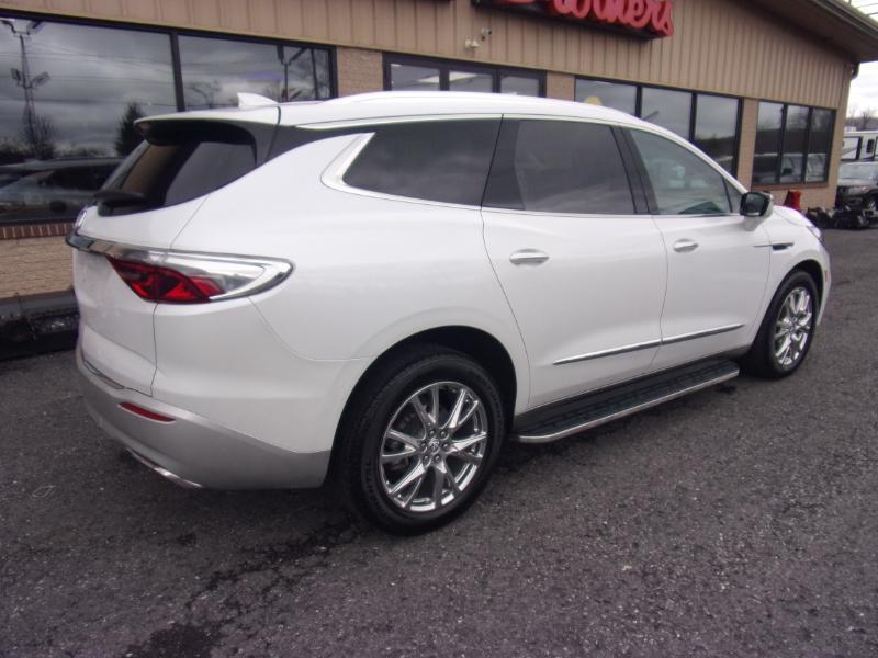 Buick Enclave AWD 4dr Essence 2023